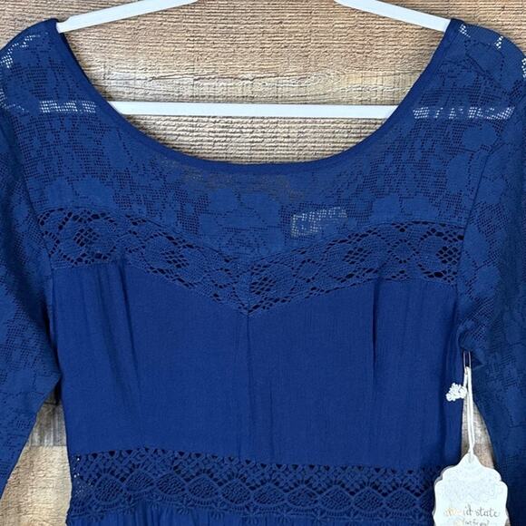 Altar'd State Cropped Sleeve Lace Mini Dress Navy Blue SZ Small NWT - Picture 3 of 9